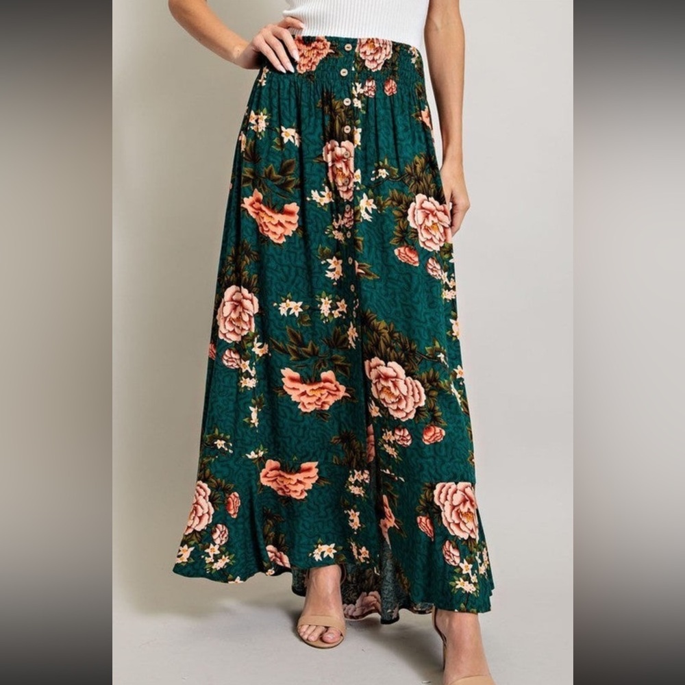 Eesome Floral Button Down Maxi Skirt. Size Medium. NWT